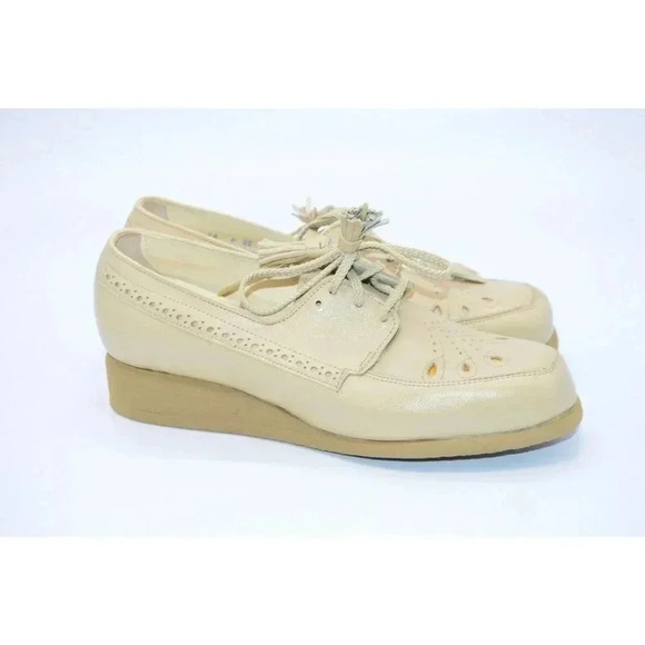 P. W. Minor Orthopedic Beige Lace Up Comfort Shoe - Picture 1 of 11